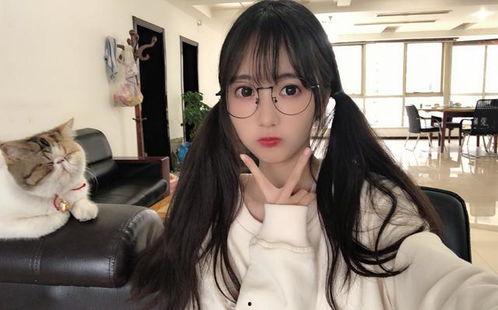 qq吃瓜群dy网红,dy网红的瓜田乐土